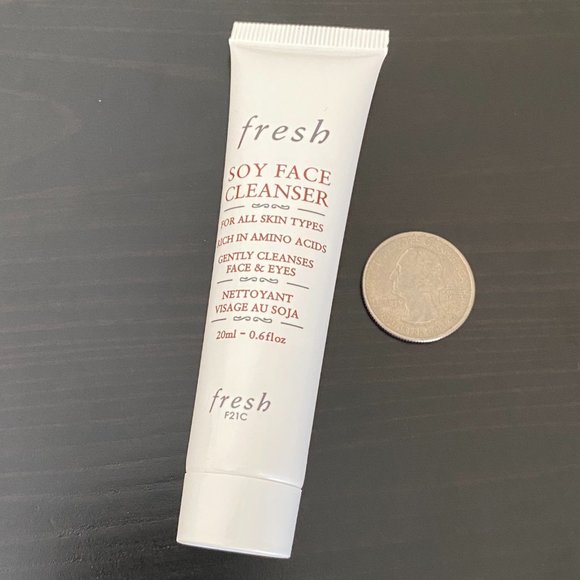 Fresh Soy Face Cleanser - Picture 3 of 9